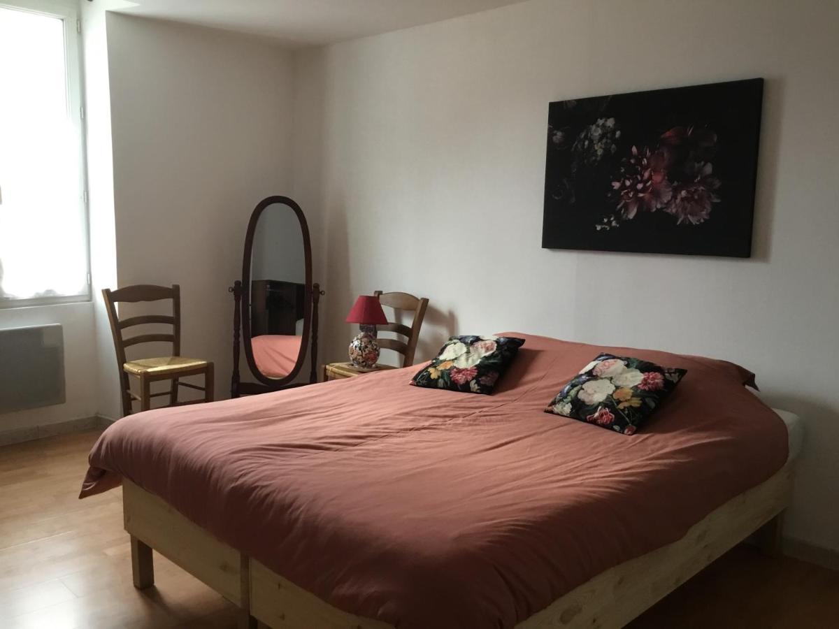 Maison De Centre Ville 6 Personnes Précigné Exterior foto